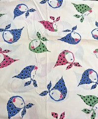 VTG `50`s 35″w Novelty Kitch Ladies in Polka Dot Kerchiefs Print on Ivory BTFQ