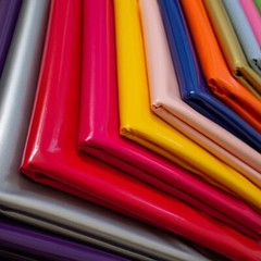 PVC Shiny Stretch Fabric – 1 Way Natural stretch – PU Coated – width 140 cm