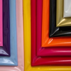 PVC Shiny Stretch Fabric – 1 Way Natural stretch – PU Coated – width 140 cm