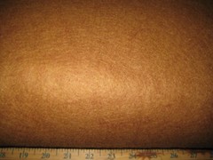PRIMITIVE PEAT MOSS GOLDEN BROWN WOOL FELT 20/80 BY THE 1/2 YARD 36″ WIDE