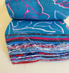 Lot 600+ 4.5″ x 4.5″ Hawaiian Aloha Floral Quilt Squares Fabric Blue Pink Teal