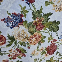 VICTORIAN CHINTZ PRINT FLORAL DAMASK IVORY POLY COTTON FABRIC 60″ By the Yard