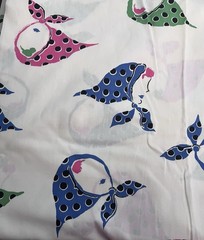 VTG `50`s 35″w Novelty Kitch Ladies in Polka Dot Kerchiefs Print on Ivory BTFQ