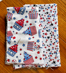 CUPCAKES AND STARS RED WHITE BLUE PATRIOTIC FABRIC JULY 4th USA 2 HALF YARDS
