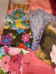 Vtg 1.9 lb Mixed Lot Pink Retro Fabric Remnants Scraps Sewing Crafts Quilting
