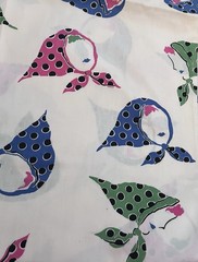 VTG `50`s 35″w Novelty Kitch Ladies in Polka Dot Kerchiefs Print on Ivory BTFQ