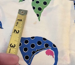 VTG `50`s 35″w Novelty Kitch Ladies in Polka Dot Kerchiefs Print on Ivory BTFQ