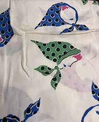 VTG `50`s 35″w Novelty Kitch Ladies in Polka Dot Kerchiefs Print on Ivory BTFQ