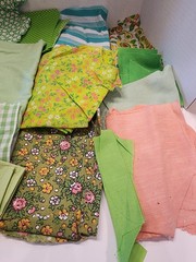 Vtg 1.5 lb Mixed Lot Green Retro Fabric Remnants Scraps Sewing Crafts Quilting