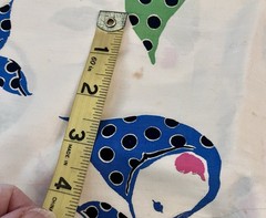 VTG `50`s 35″w Novelty Kitch Ladies in Polka Dot Kerchiefs Print on Ivory BTFQ