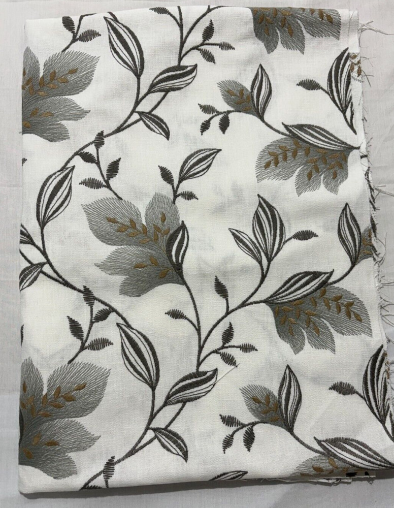 3-Piece Fabric Bundle Including an Apollo Floral Pattern with White Linen