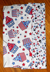 CUPCAKES AND STARS RED WHITE BLUE PATRIOTIC FABRIC JULY 4th USA 2 HALF YARDS