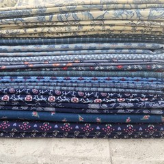 Lot 21 + YARDS Blue Calico Floral Hearts Cotton Fabric Quilting Granny Core