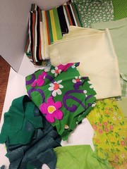 Vtg 1.5 lb Mixed Lot Green Retro Fabric Remnants Scraps Sewing Crafts Quilting