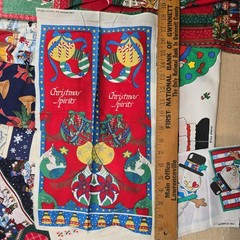 1 lb Vintage Christmas Fabric Remnant Bundle Quilt Craft Sewing Lot fat quarters