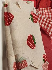 Vtg 2.1 lb Mixed Lot Red Retro Fabric Remnants Scraps Sewing Crafts Quilting