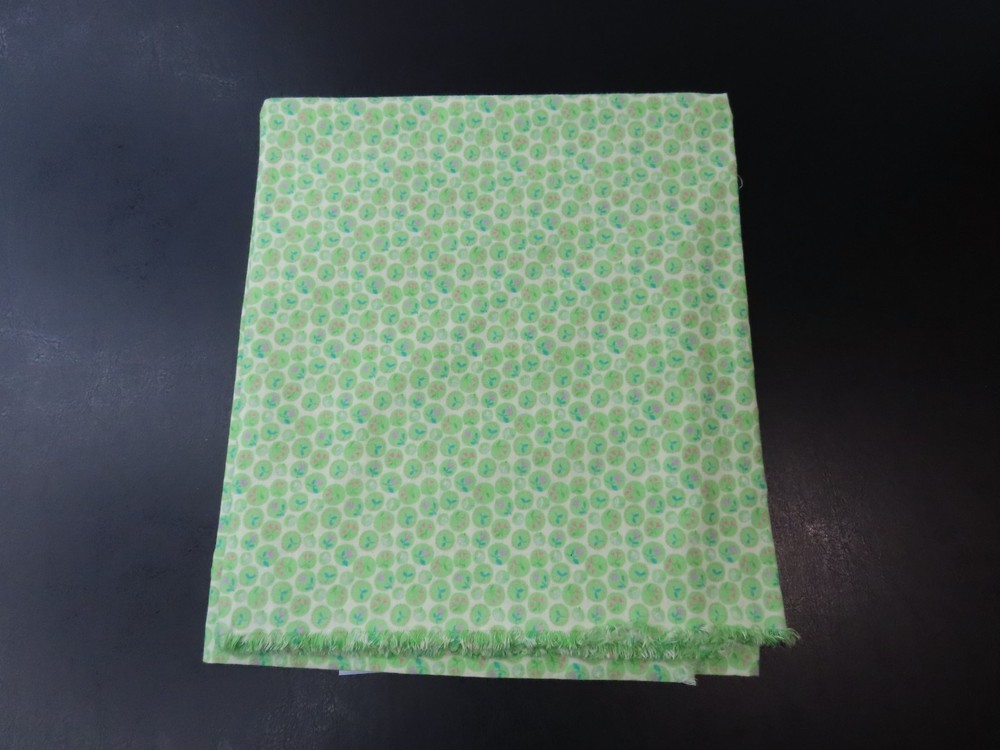 Unknown Mfg Green Floral Flower Bubble Pattern 36″x44″ Fabric