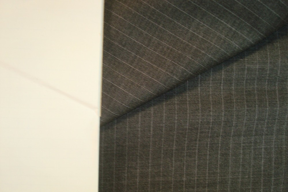 2.38 yds Luxury WOOL FABRIC Super 120s Suiting 7 oz Gray Stripe 86″ BTP