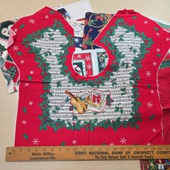 1 lb Vintage Christmas Fabric Remnant Bundle Quilt Craft Sewing Lot fat quarters