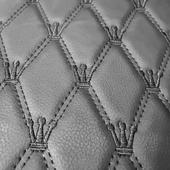 Lanoba Quilted Foam Vinyl Fabric King Crown Classic Pattern 0.23 Sponge Backing