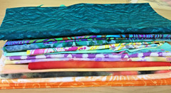 LOT OF 14 FAT QUARTERS COTTON FABRIC ASSTD COLORS & DESIGNS, BLENDERS