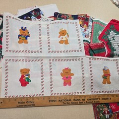 1 lb Vintage Christmas Fabric Remnant Bundle Quilt Craft Sewing Lot fat quarters