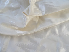 VINTAGE FABRIC WHITE PATTERNED MOREE 60″X46″ WEDDING CRAFTS SHABBY CHIC