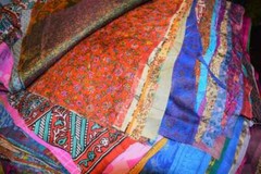 100 gr Huge Lot 100% Pure Silk Vintage Sari Fabric remnants scrap 12″X12″