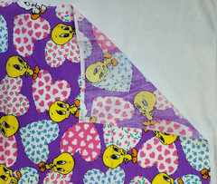 Vtg 1994 Tweety Bird Hearts Purple Fabric Warner Bros Lovables Novelty BTY x 45″