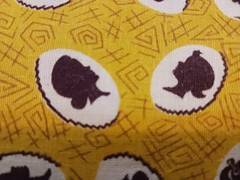 Vtg 1930s-40s Feedsack Fabric Golden Yellow w Brown & White Cameos Ladies Unopen