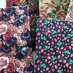 Mixed Lot Fabric Pieces Scraps Remnant Floral Prints Cotton Crafting Nearly 3 Lb
