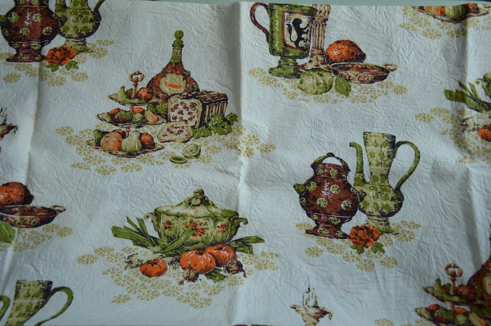 Vintage 1960’s Fabric Food and Wine Pattern Green and Cream 34″ x 1 yd 6″