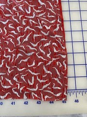 Slinky Flowing Dress Apparel Fabric Red Print Polyester Crinkles Curves 7 yd