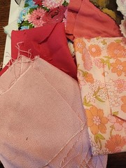 Vtg 1.9 lb Mixed Lot Pink Retro Fabric Remnants Scraps Sewing Crafts Quilting