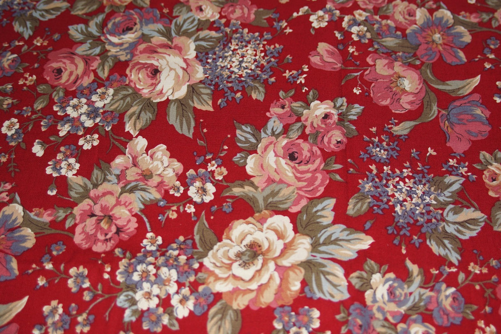 Quality Cotton Quilt Fabric * All Over Multi-Color Floral * 1 1/6 yds x 44″