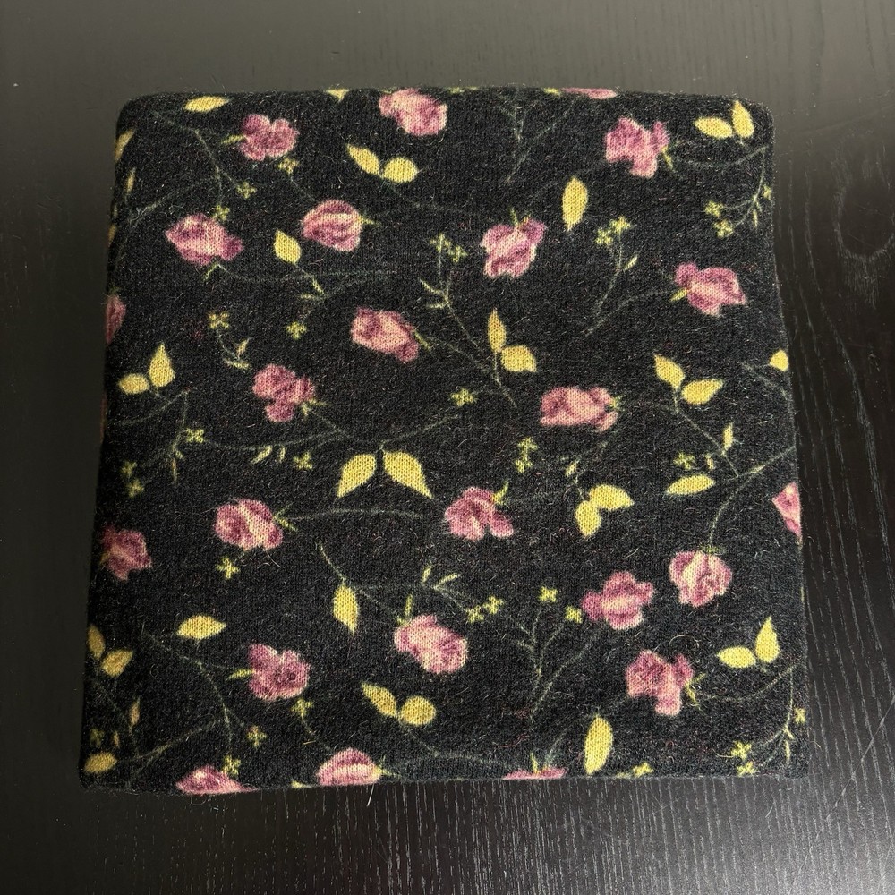 Vintage Black Rose Floral Print Acrylic? Sweater Knit Stretch Fabric 35Wx58L